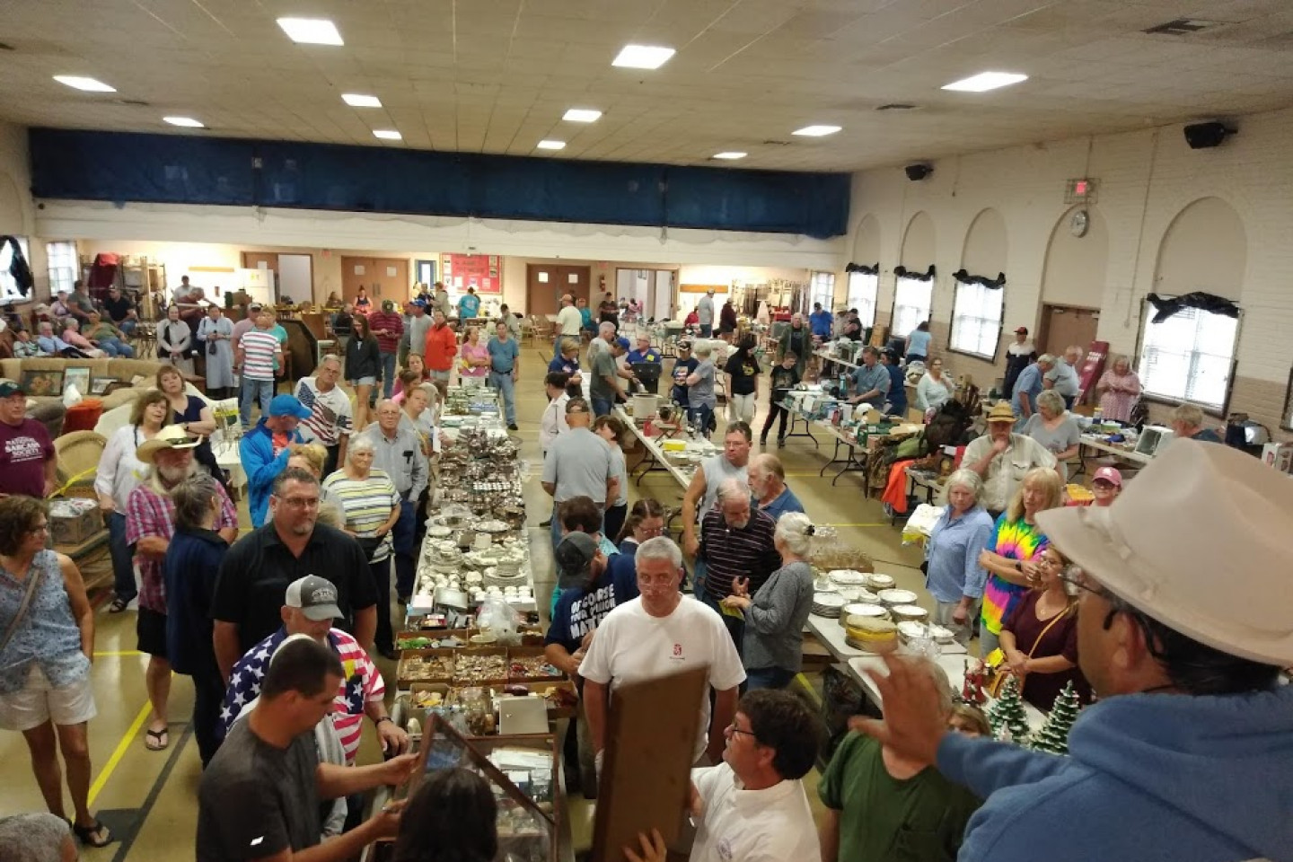 Benefit Auctions Sedalia, MO Johnson Auction Service